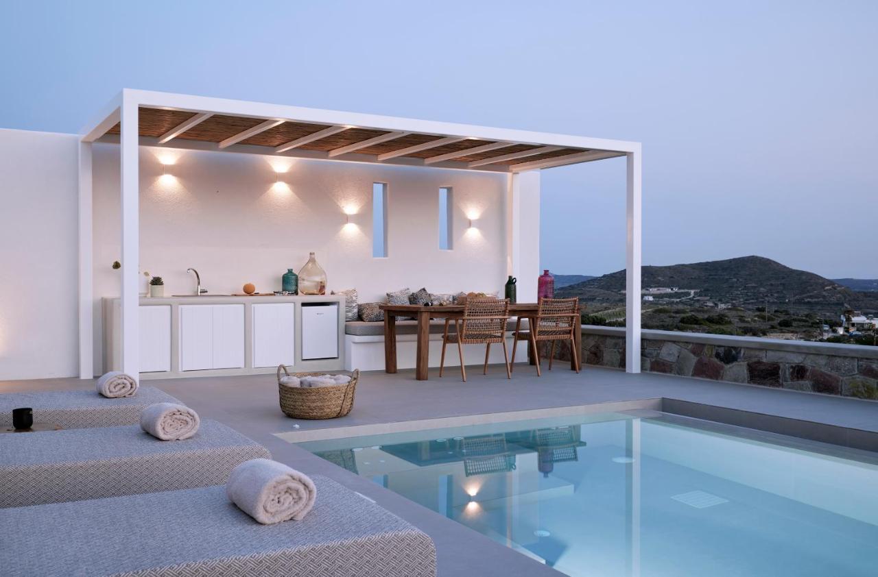 Dot Milos * Adamantas (Milos)