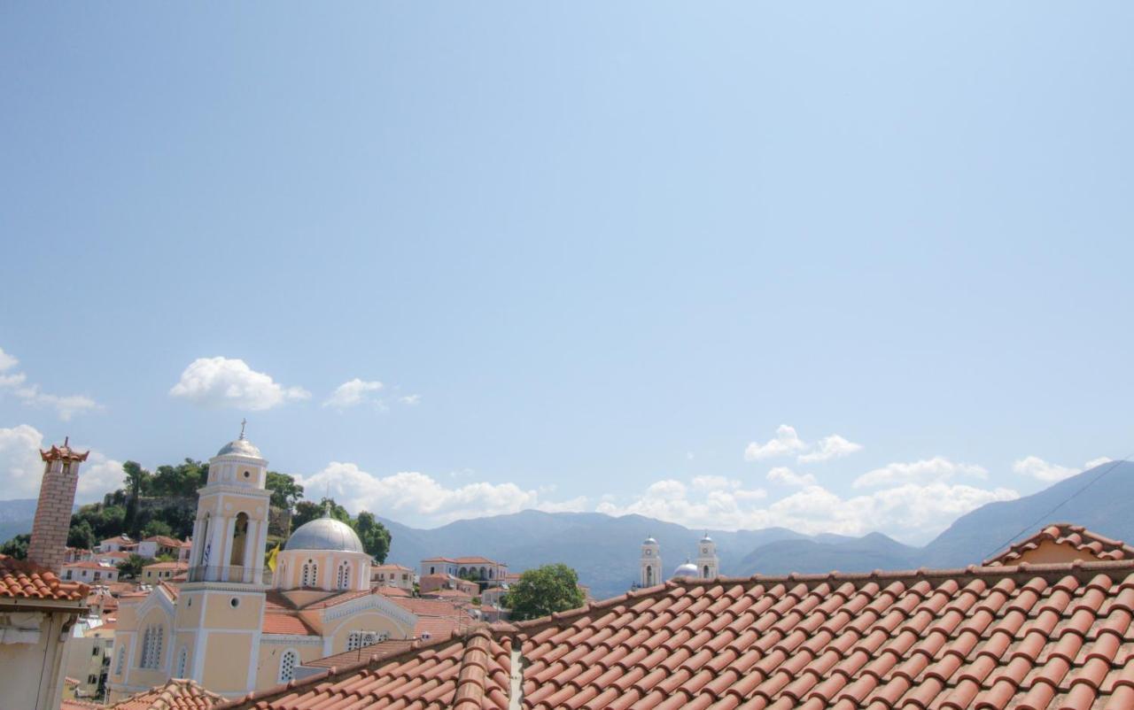 Onos - 2 Bedroom 2 Bathroom Penthouse With Terrace In Old Town Kalamata