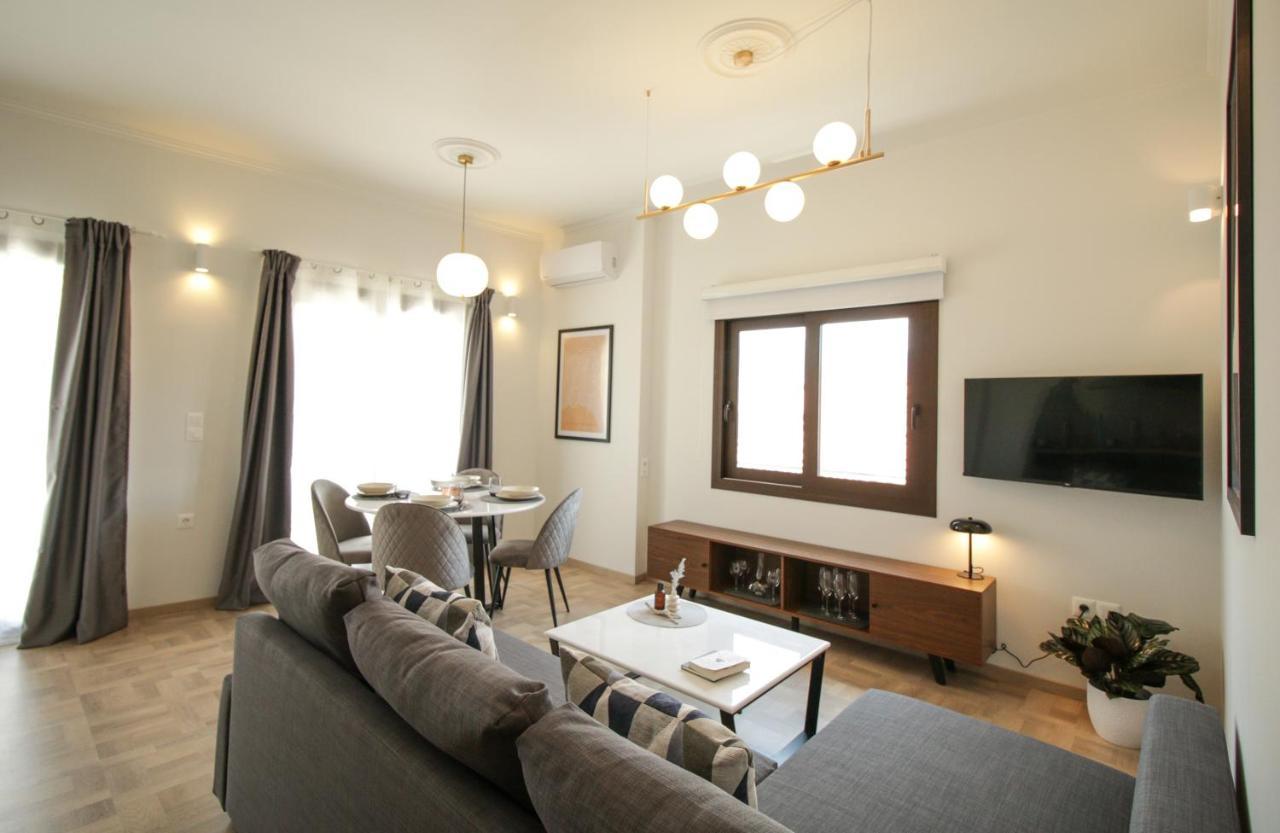 Onos - 2 Bedroom 2 Bathroom Penthouse With Terrace In Old Town Apartment Kalamata
