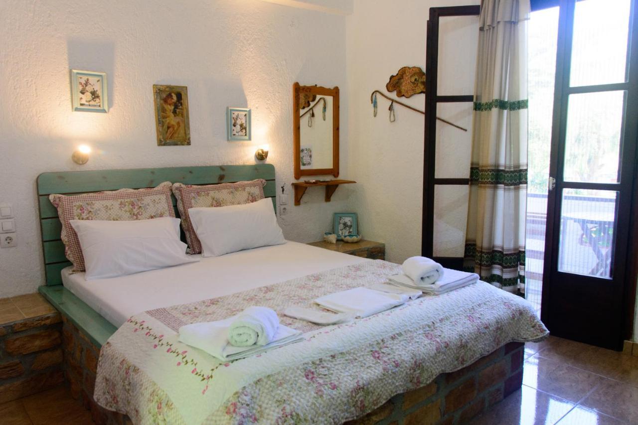 Guest house Spiros Panormos (Skopelos)