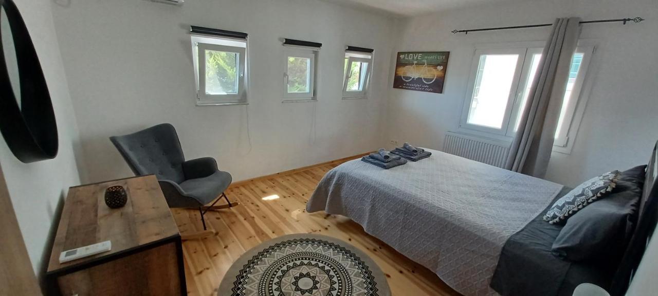 Seaview Luxury Apartment Mytilene