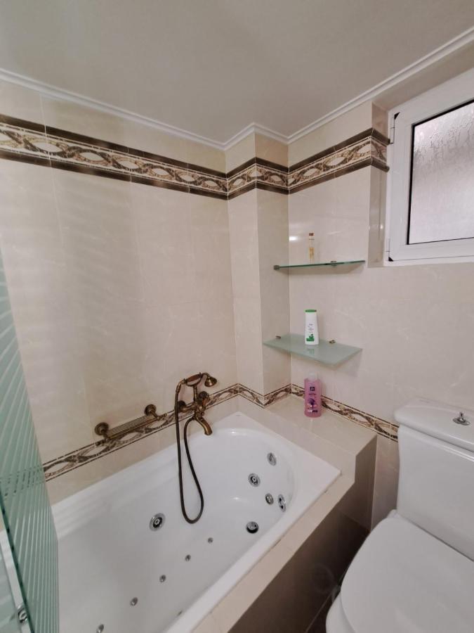Apartment Seaview Flora's Luxury Apartment-300meters From The Rethymno (Crete)