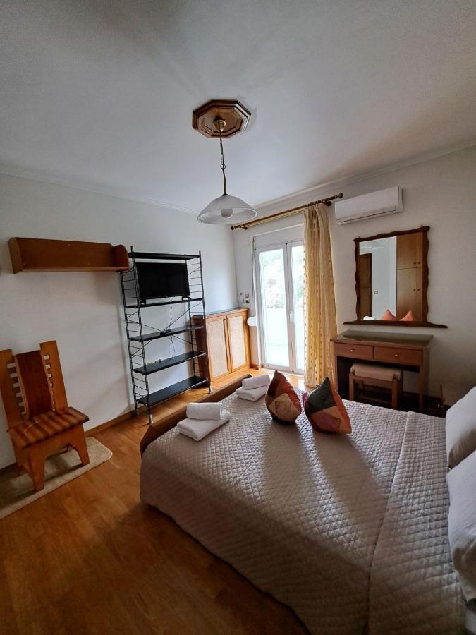 Seaview Flora's Luxury Apartment-300meters From The Apartment