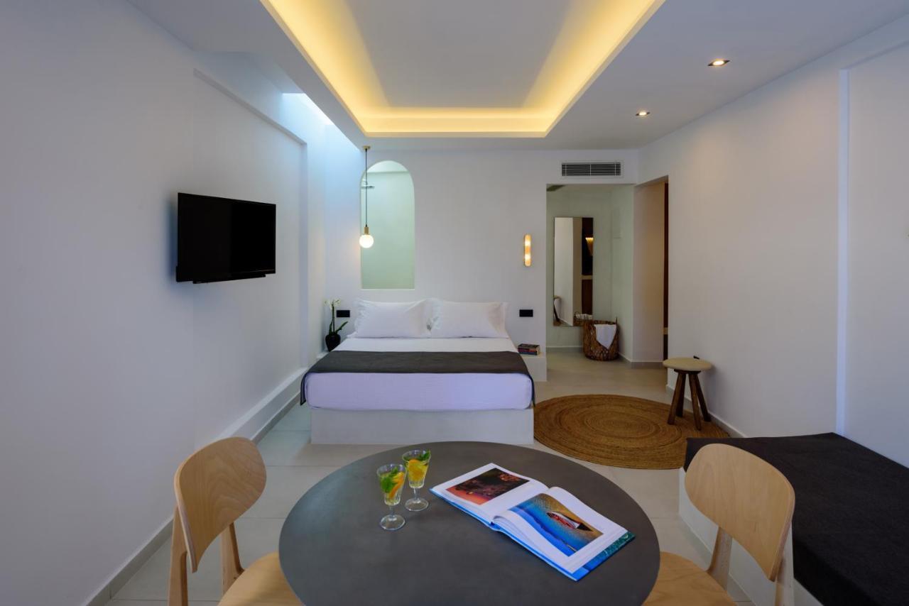 Ryolithos Aparthotel Foinikia (Santorini)