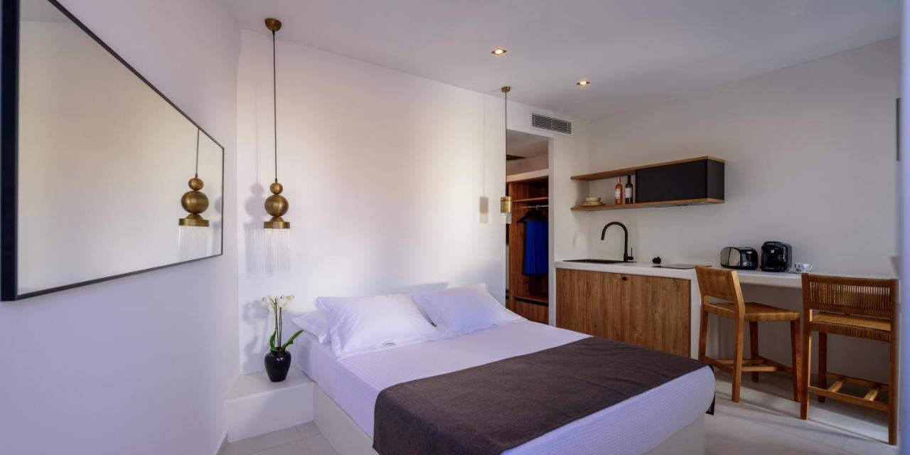 Ryolithos Aparthotel