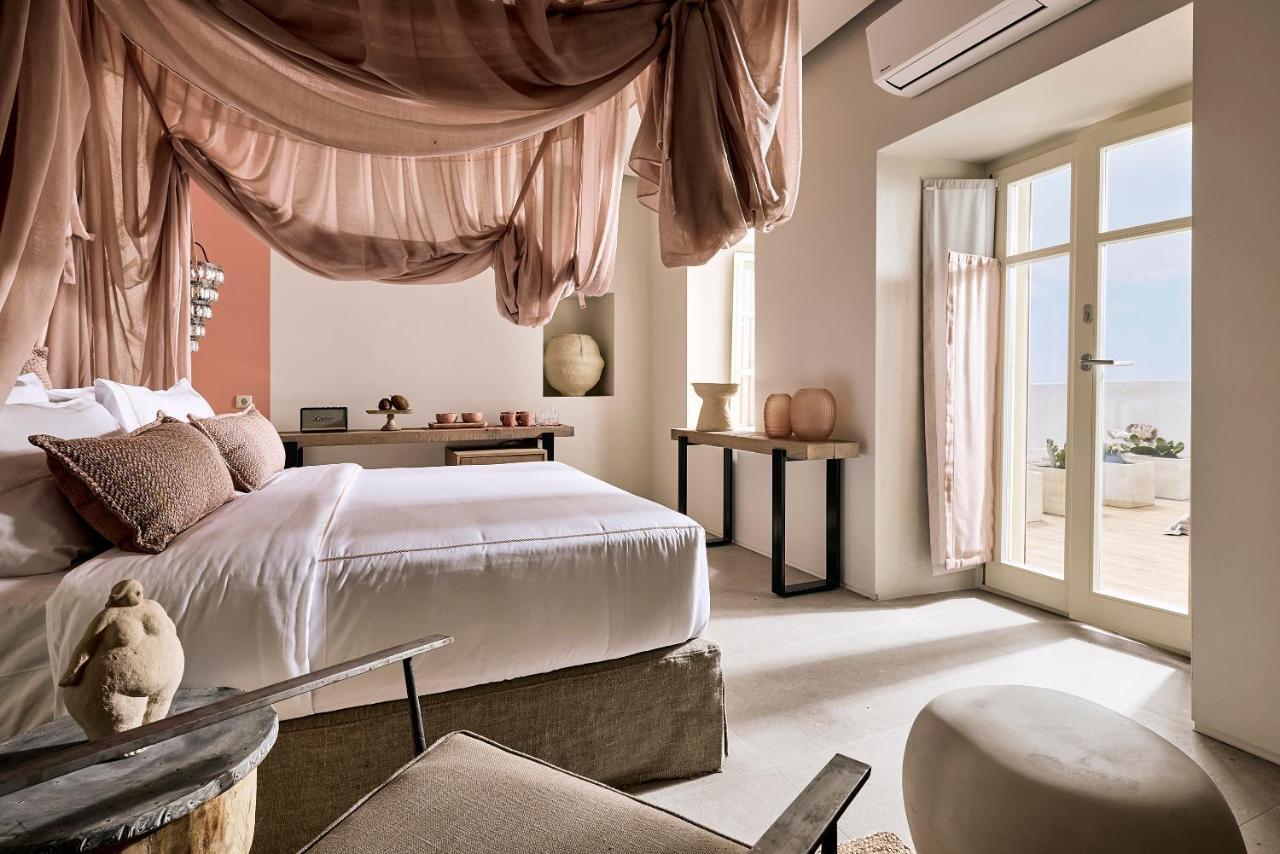 Niove Milos Inn *