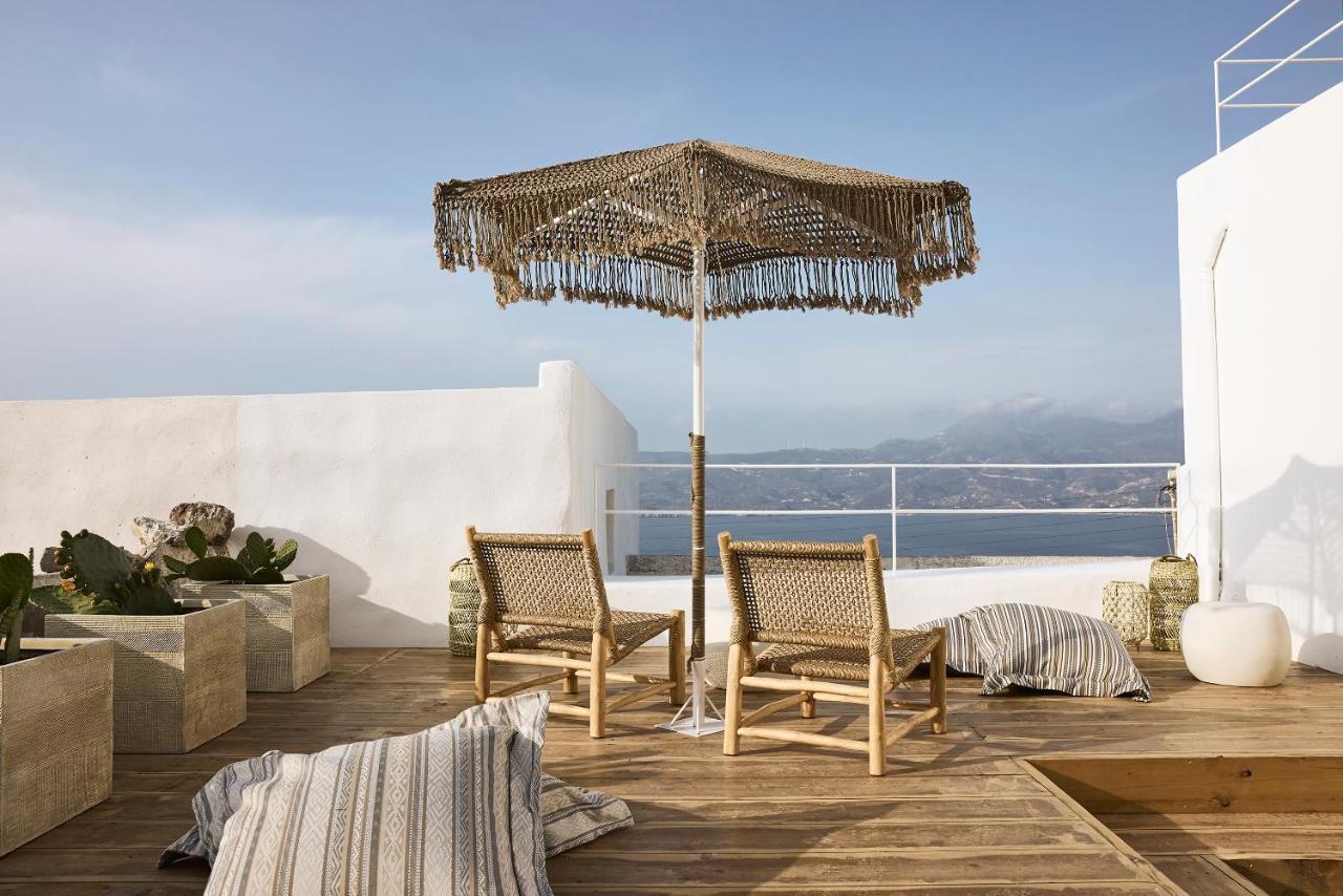 Niove Milos Inn *