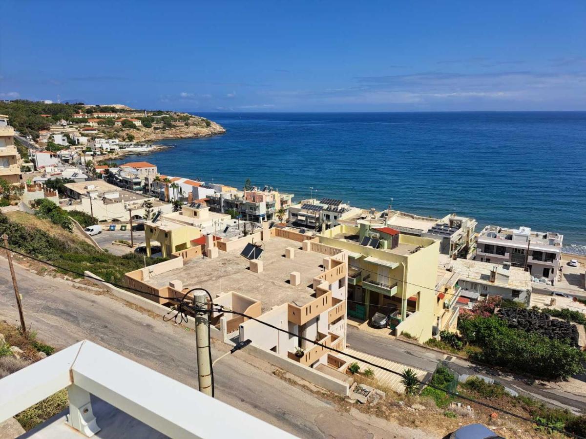 Seaview Flora's Luxury Apartment-300meters From The * Rethymno (Crete)