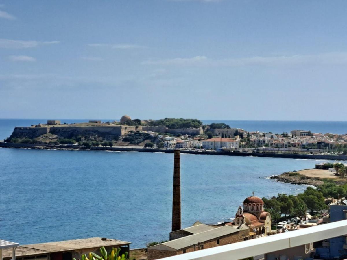 Seaview Flora's Luxury Apartment-300meters From The Apartment *