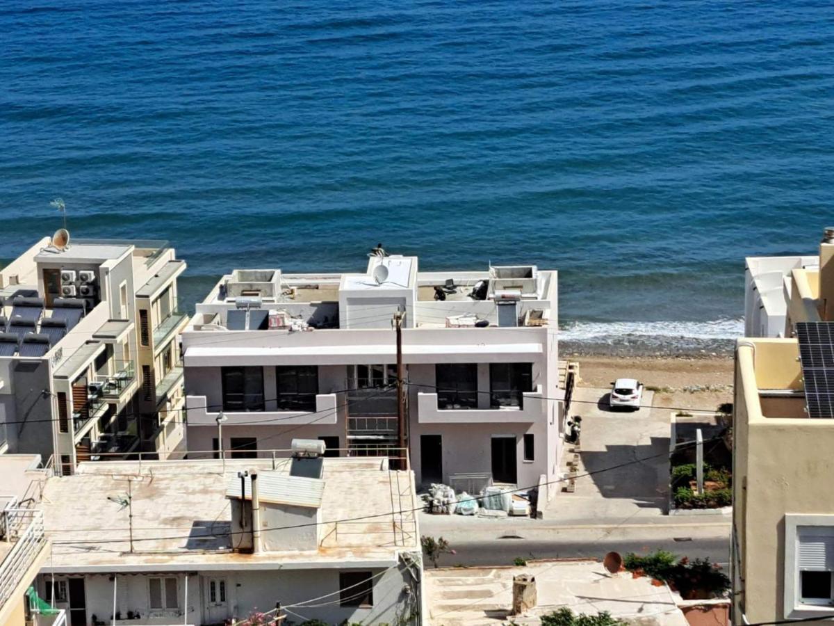 Seaview Flora's Luxury Apartment-300meters From The * Rethymno (Crete)