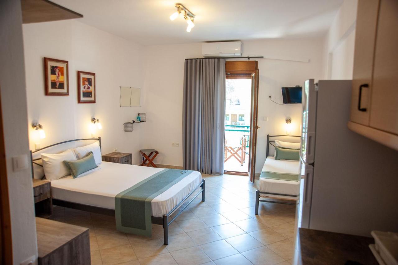 Aparthotel Alexandros 3*