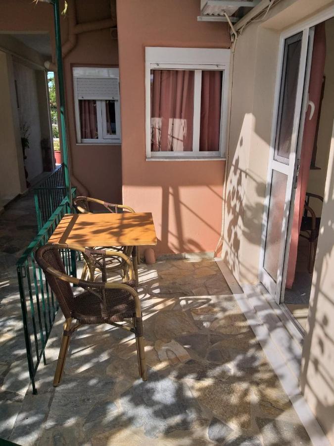 Nostos Aparthotel Nea Mesagkala