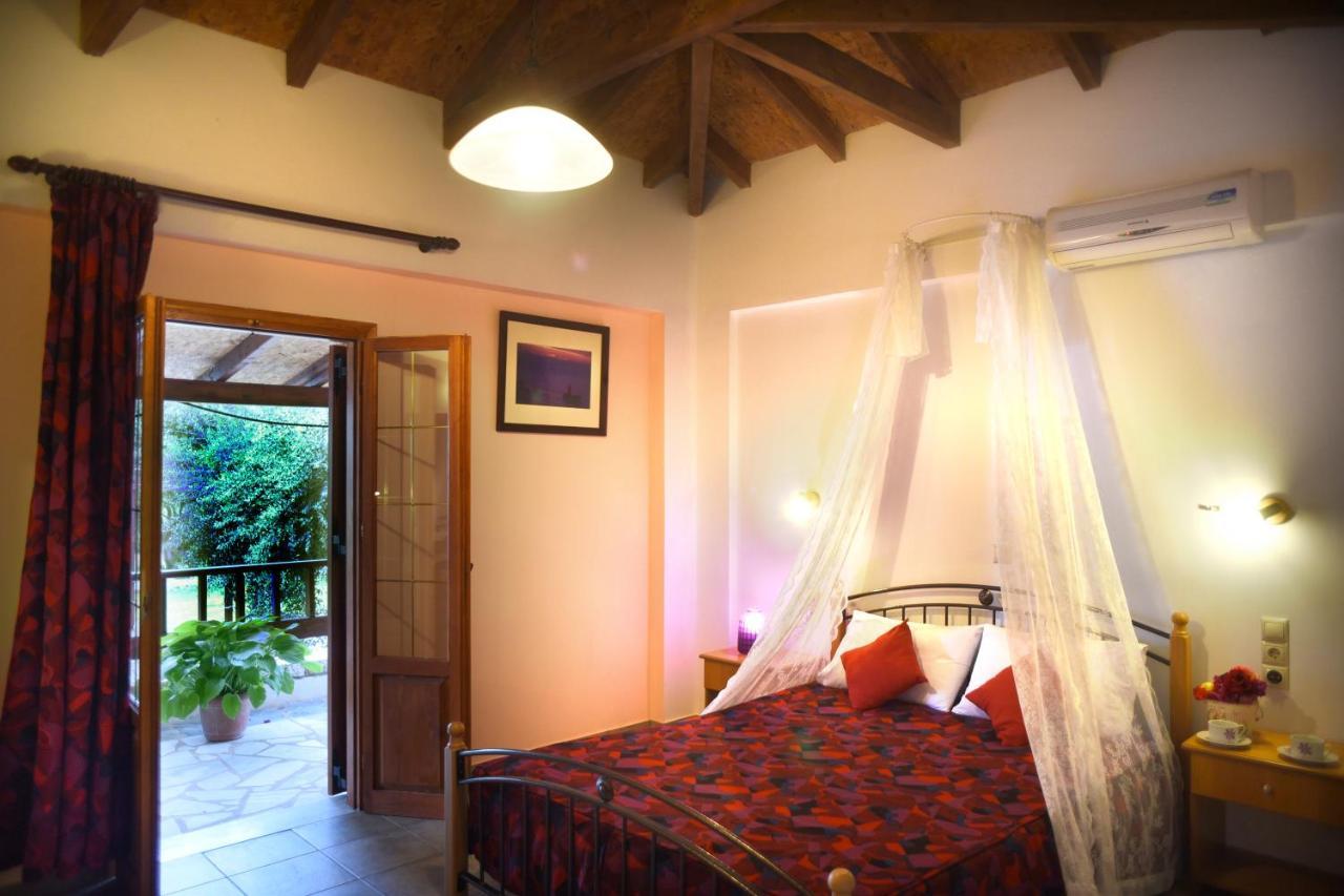 Aparthotel Mikro Xorio 3*
