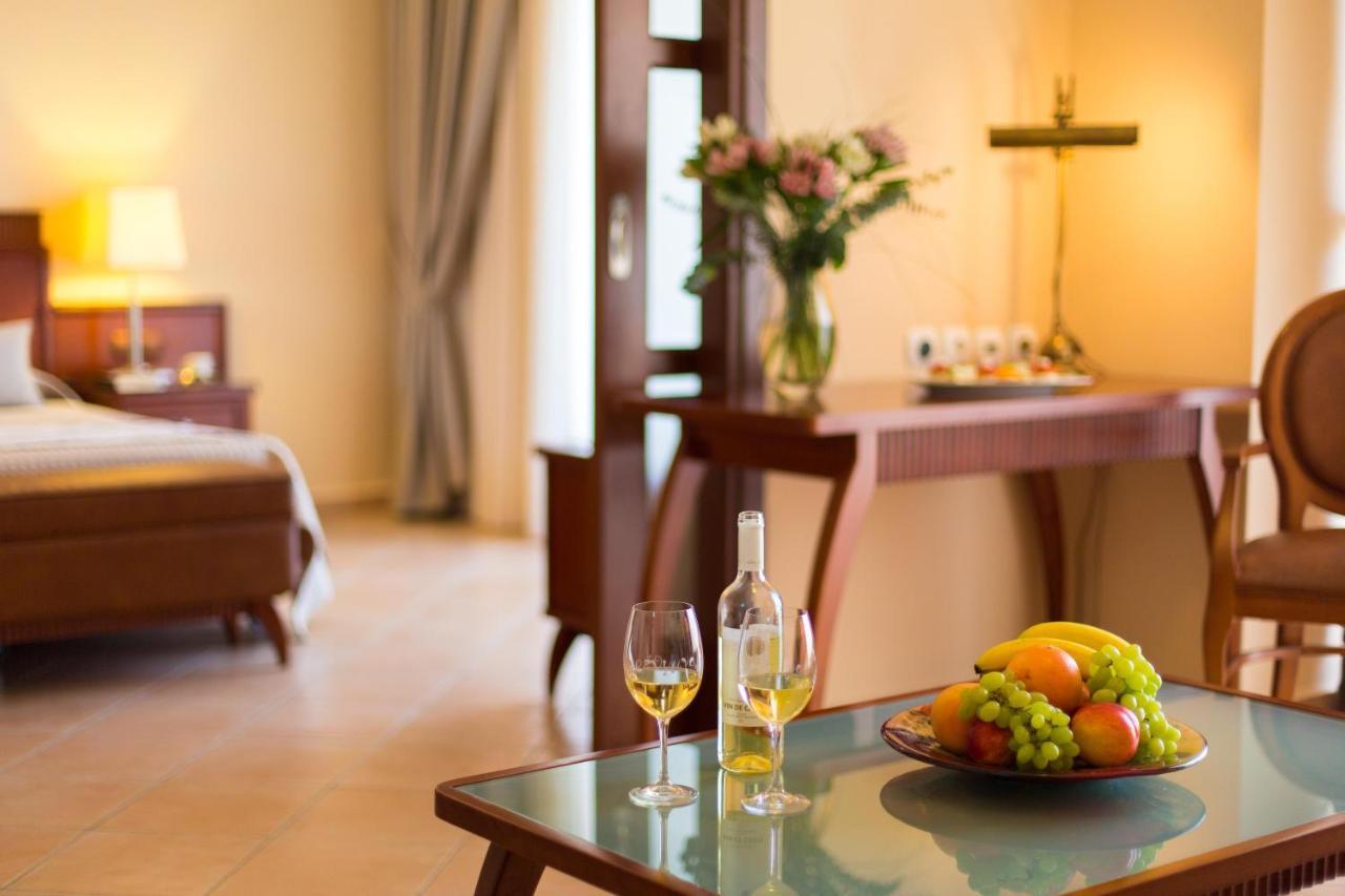 Theartemis Palace 4*