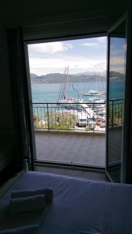 Galanos Aparthotel