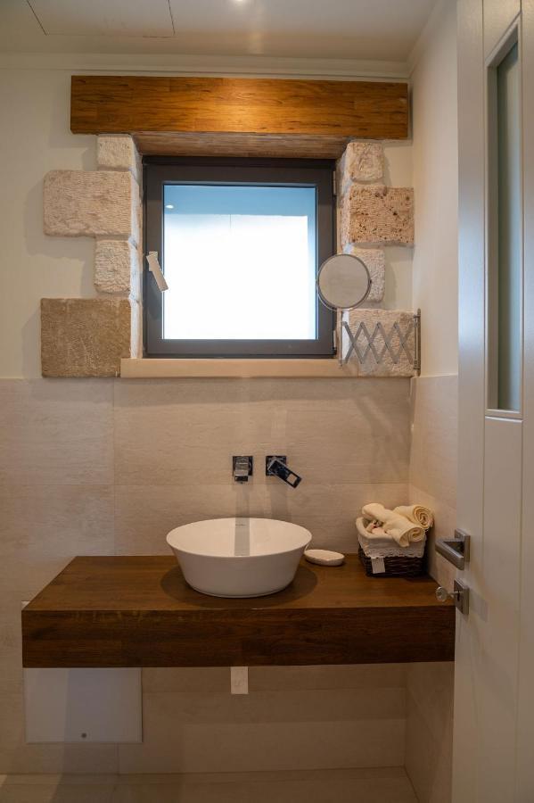/ Sea View And Pool Nearby Athens * Kalamos (Attica)