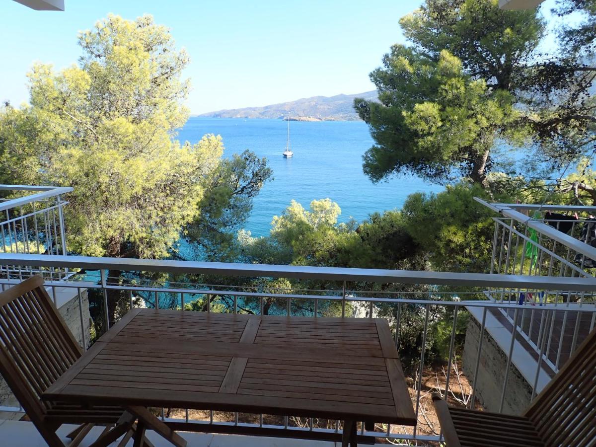 Apartment Beachfront With Private Path To The Sea