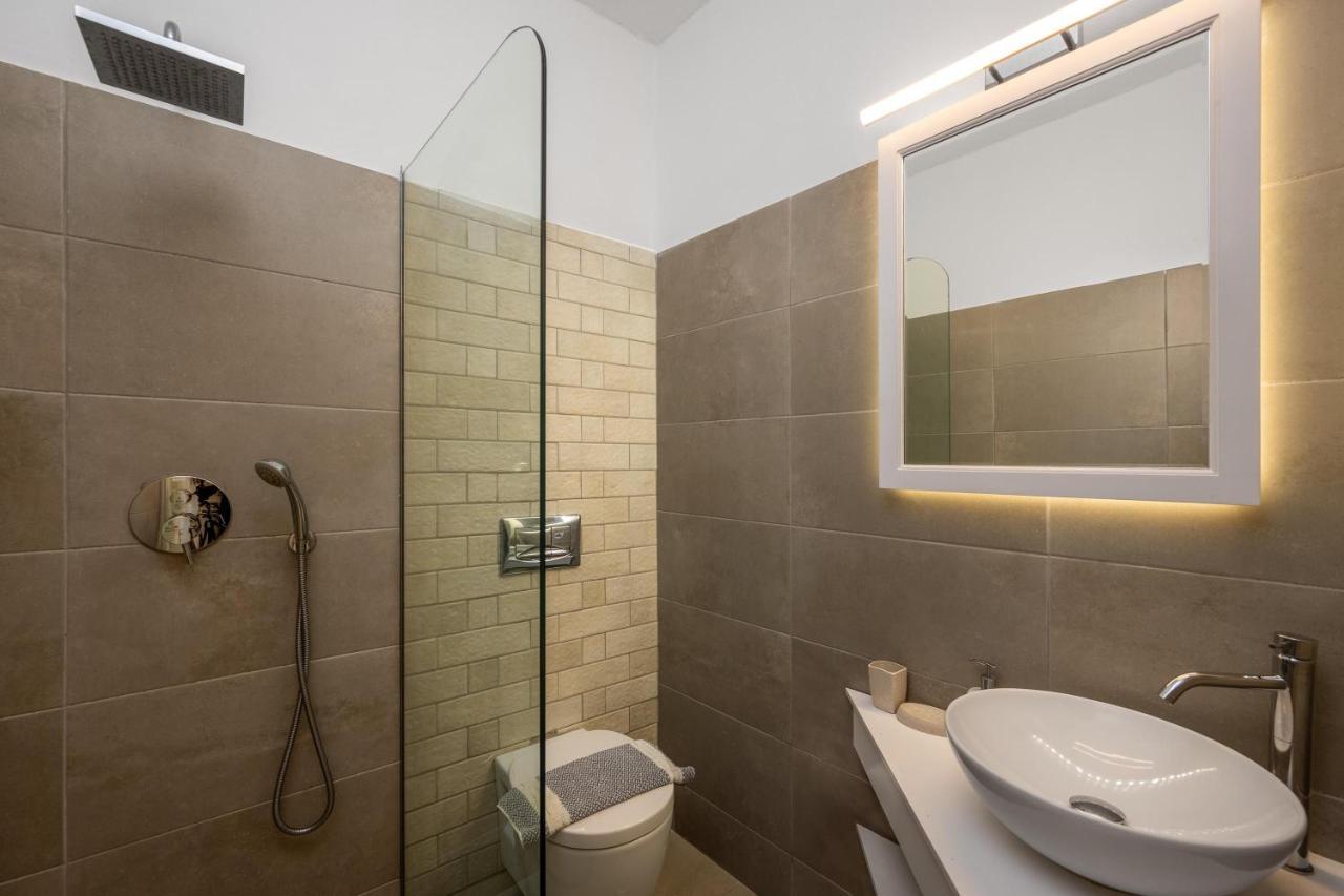 Maravelia's Guest house Symi