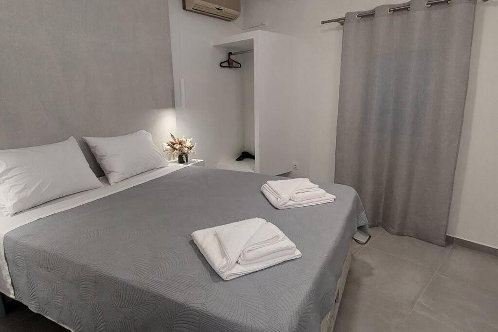 V&n Santorini Fira (Santorini)