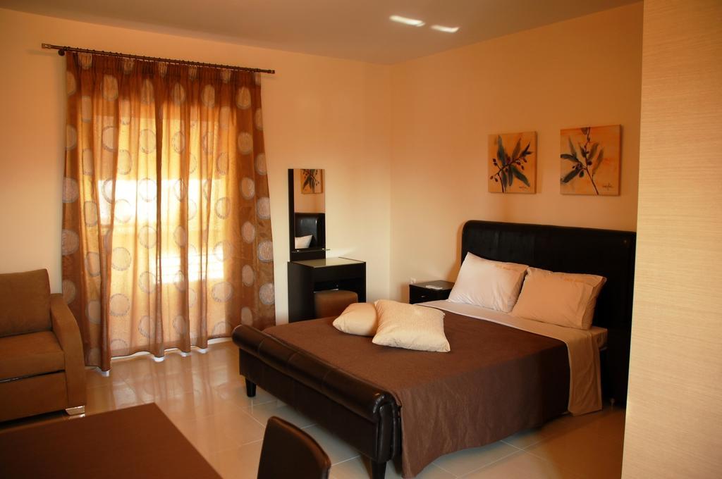 Zeis Edo Luxury Tolo
