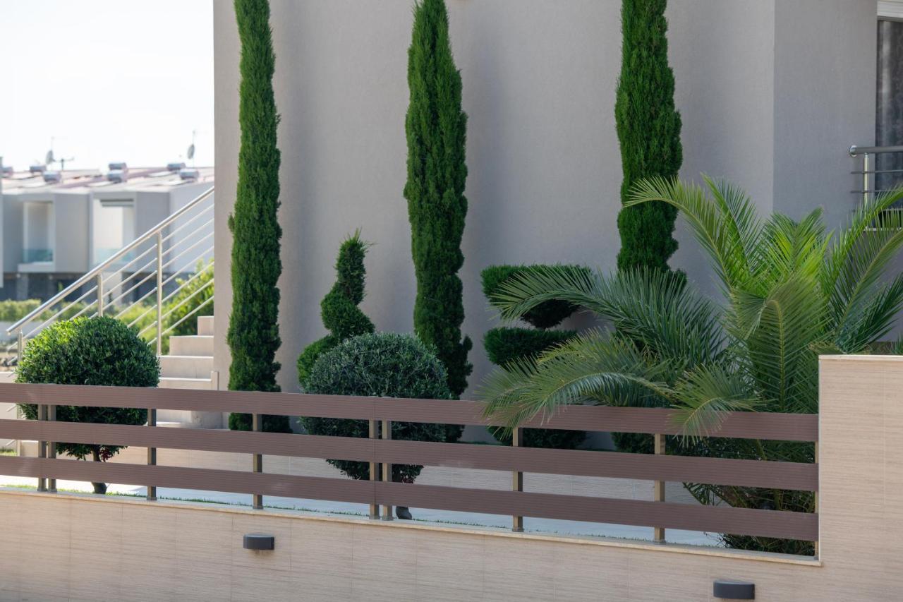 Apartment Sithonia Suites Luxury 3 Beds Studio, Semi-Ground Floor *