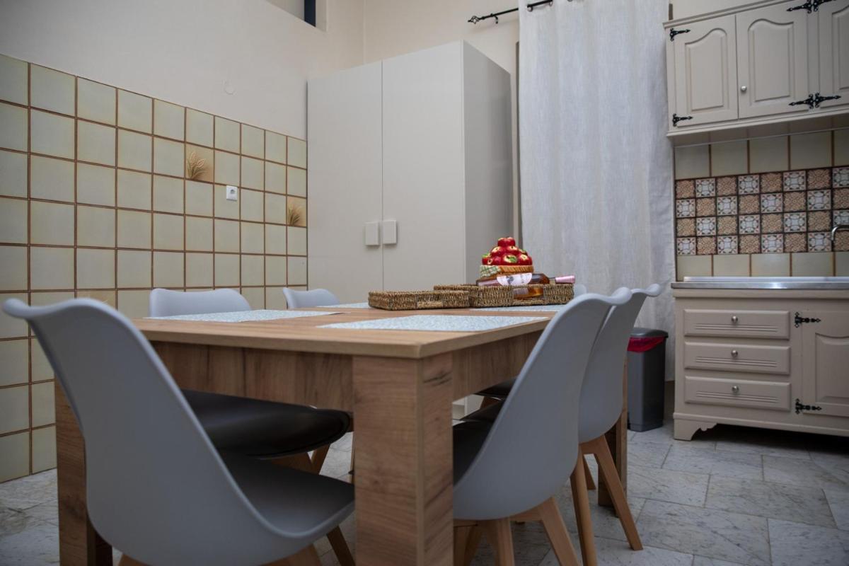 Artemis Apartment *