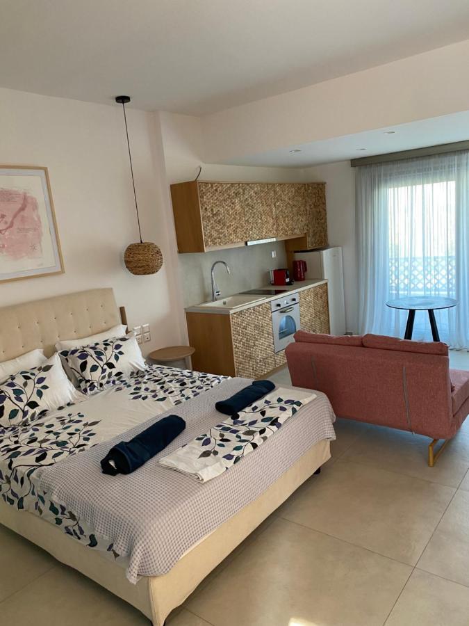 Anax Apartment *