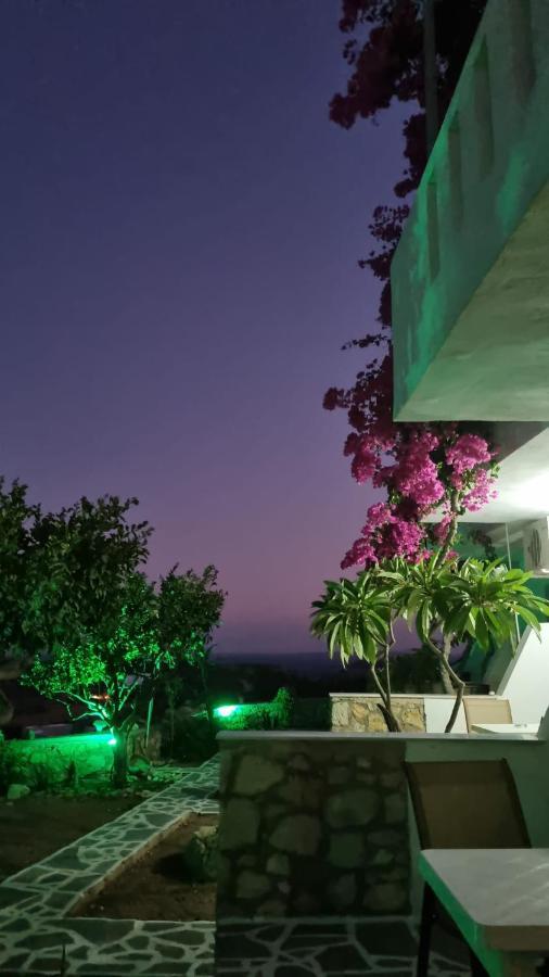 Aparthotel Nina 3*