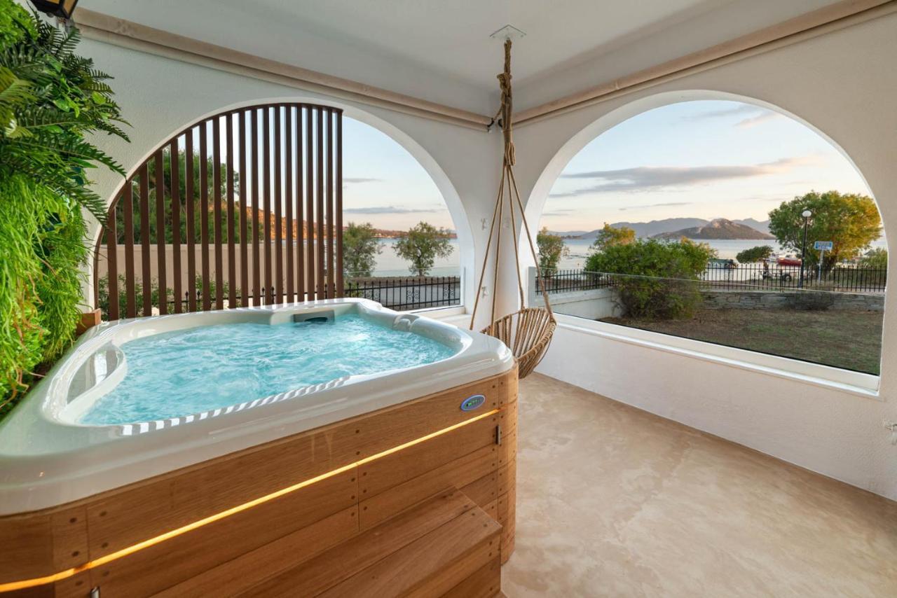 Faidon's Luxury House With Jacuzzi By Aegiankazarte Holiday home