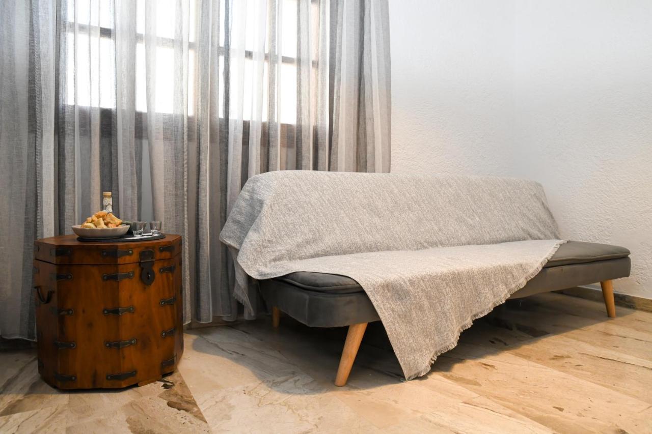 At Coast Apartment Elounda (Crete)