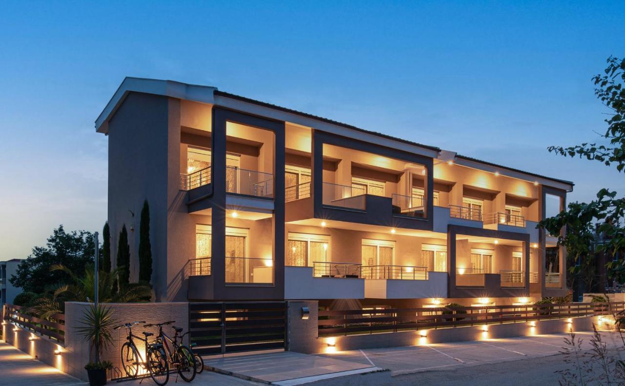 Sithonia Suites Luxury 3 Beds Studio, Semi-Ground Floor * Nikiti (Sithonia)