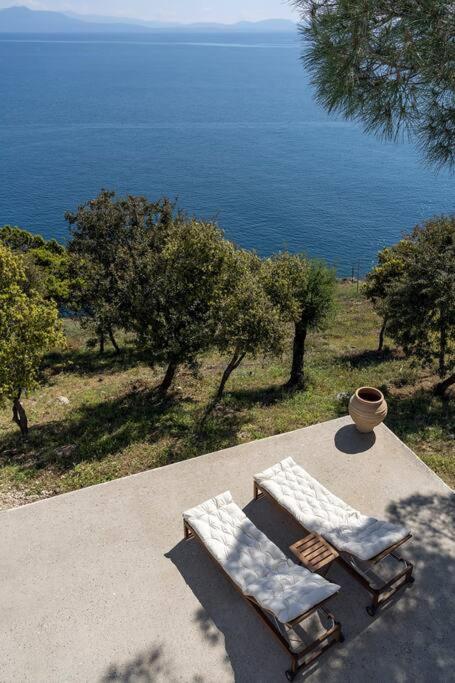 Laconian Collection Big Blue Villa