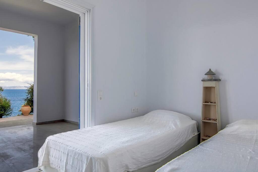 Laconian Collection Big Blue Villa *