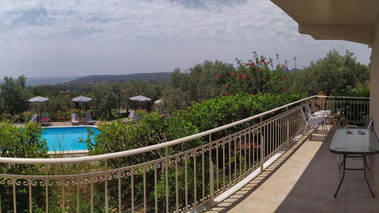 Manolia Trapezaki (Kefalonia)