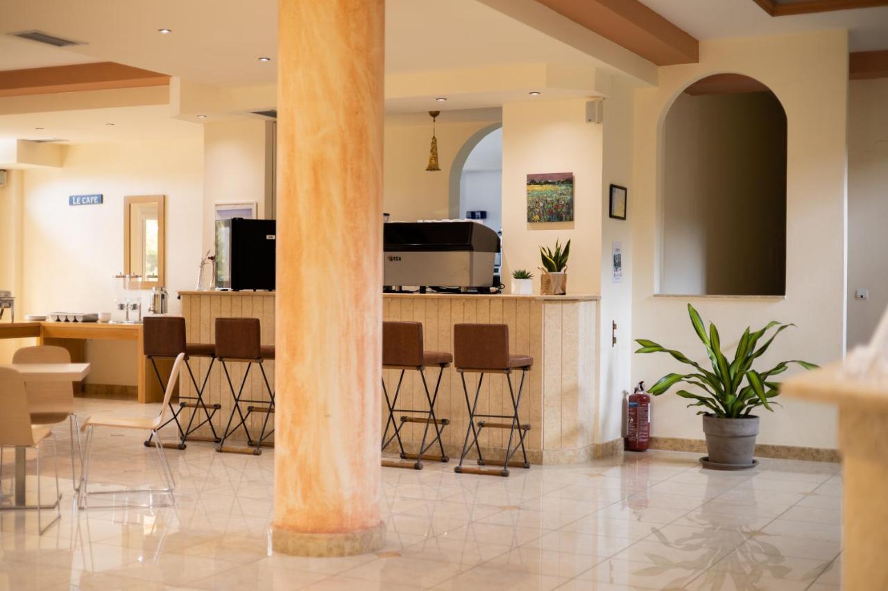 Chrisovalanto Hotel