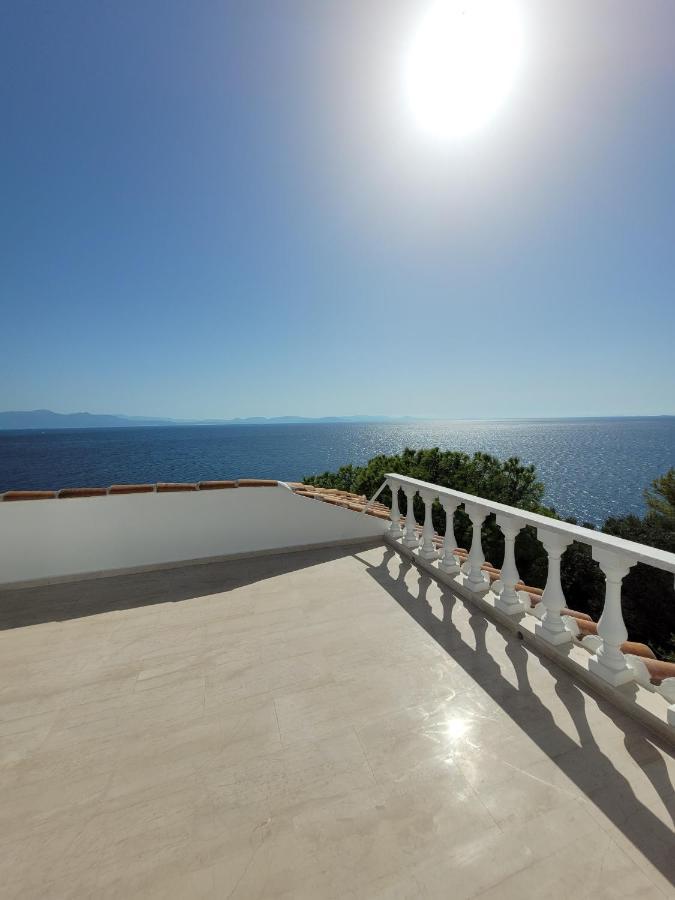 Laconian Collection Big Blue Villa