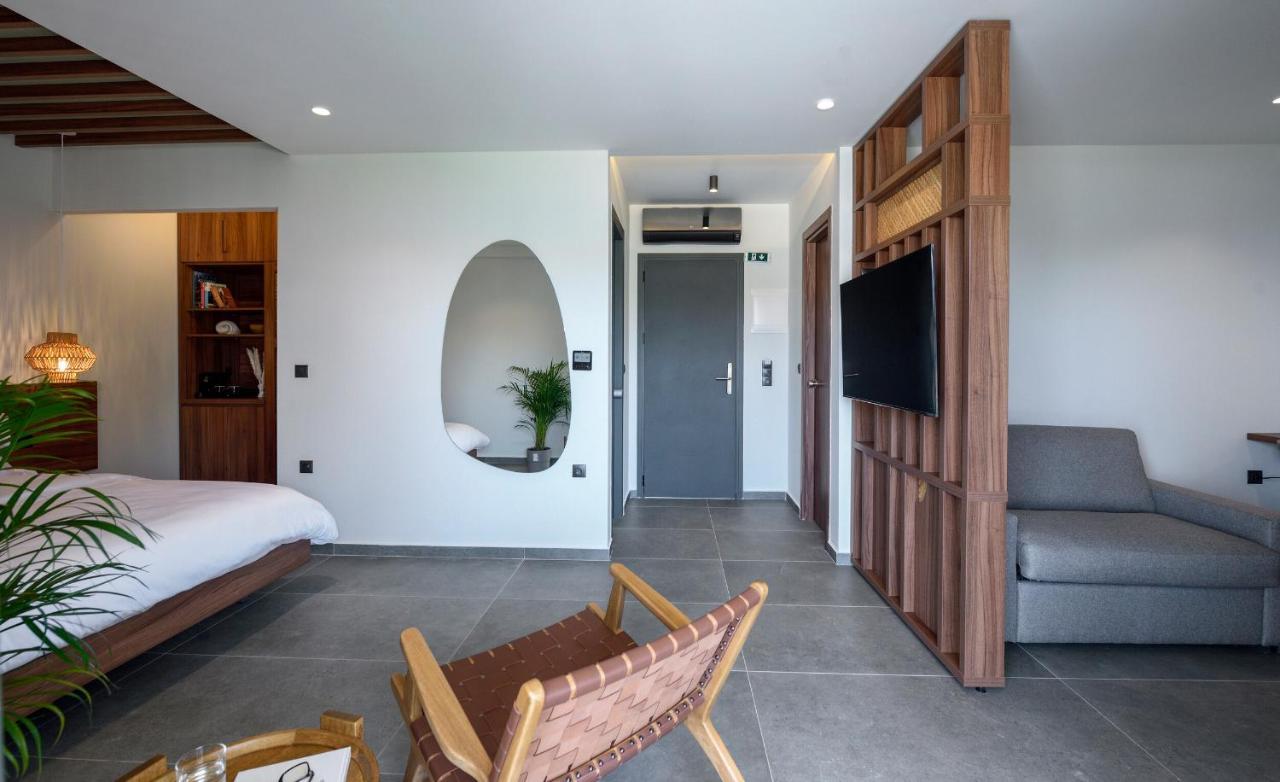 Amyntas Seafront Hotel 3*