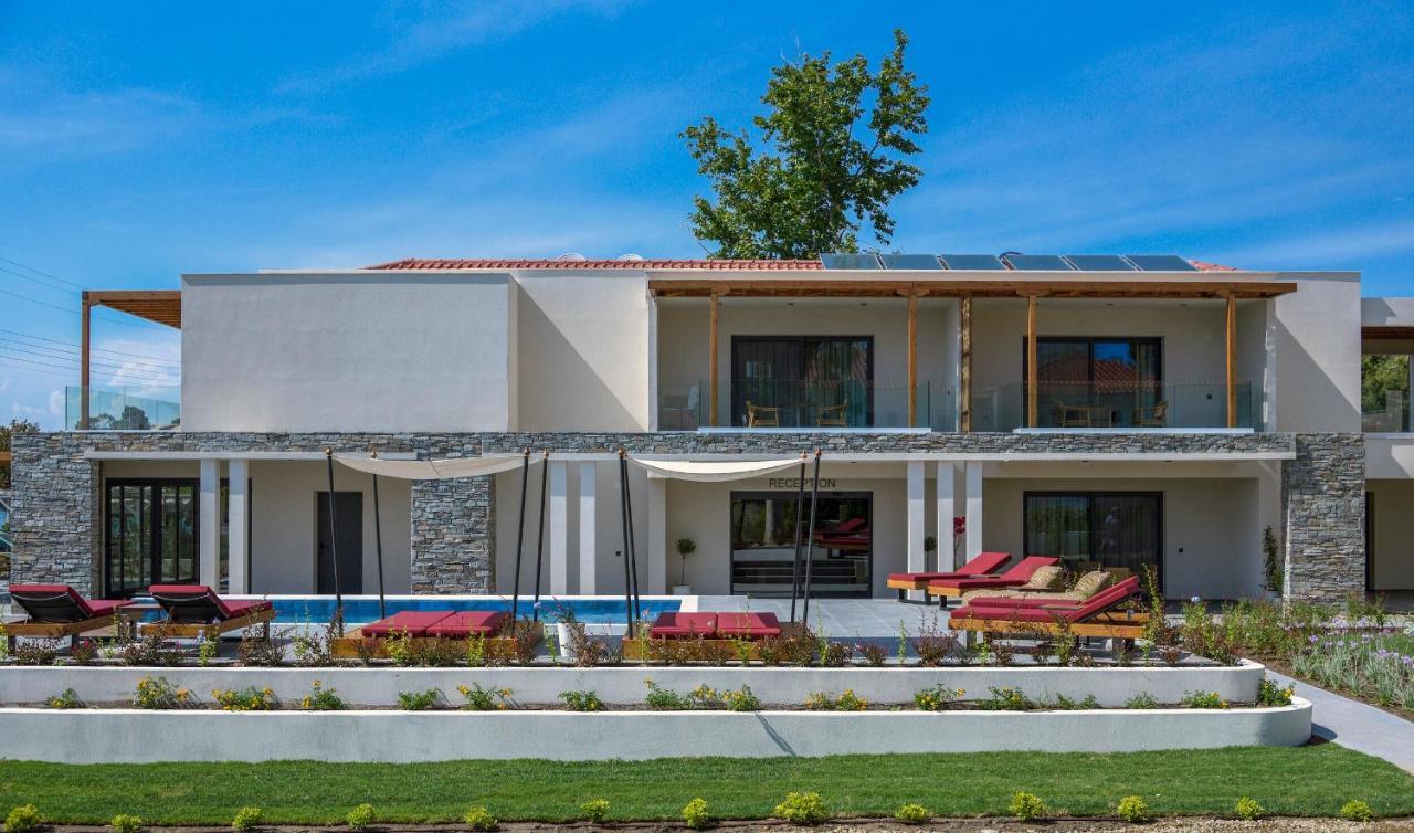 Amyntas Seafront Hotel 3*