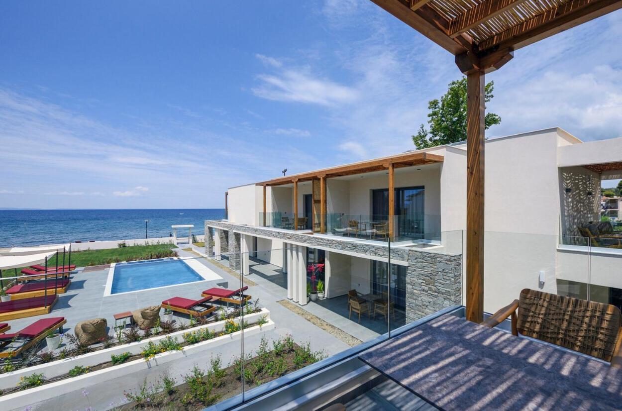 Amyntas Seafront 3*