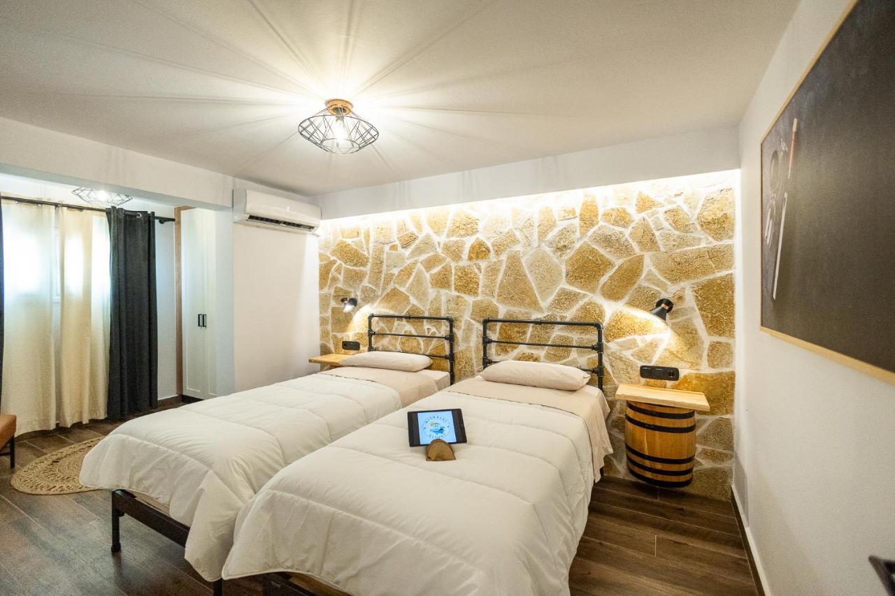 Mathraki Apartment *
