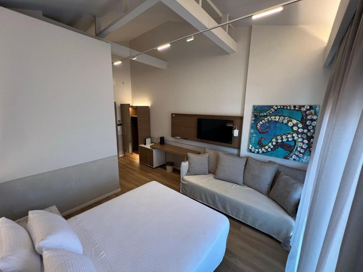 Studio Nikiti Beach Hotel *
