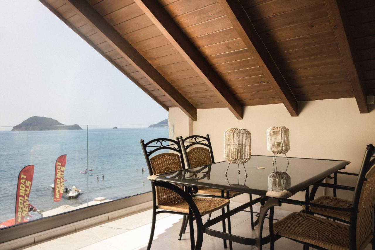 George Beachfront Apartment