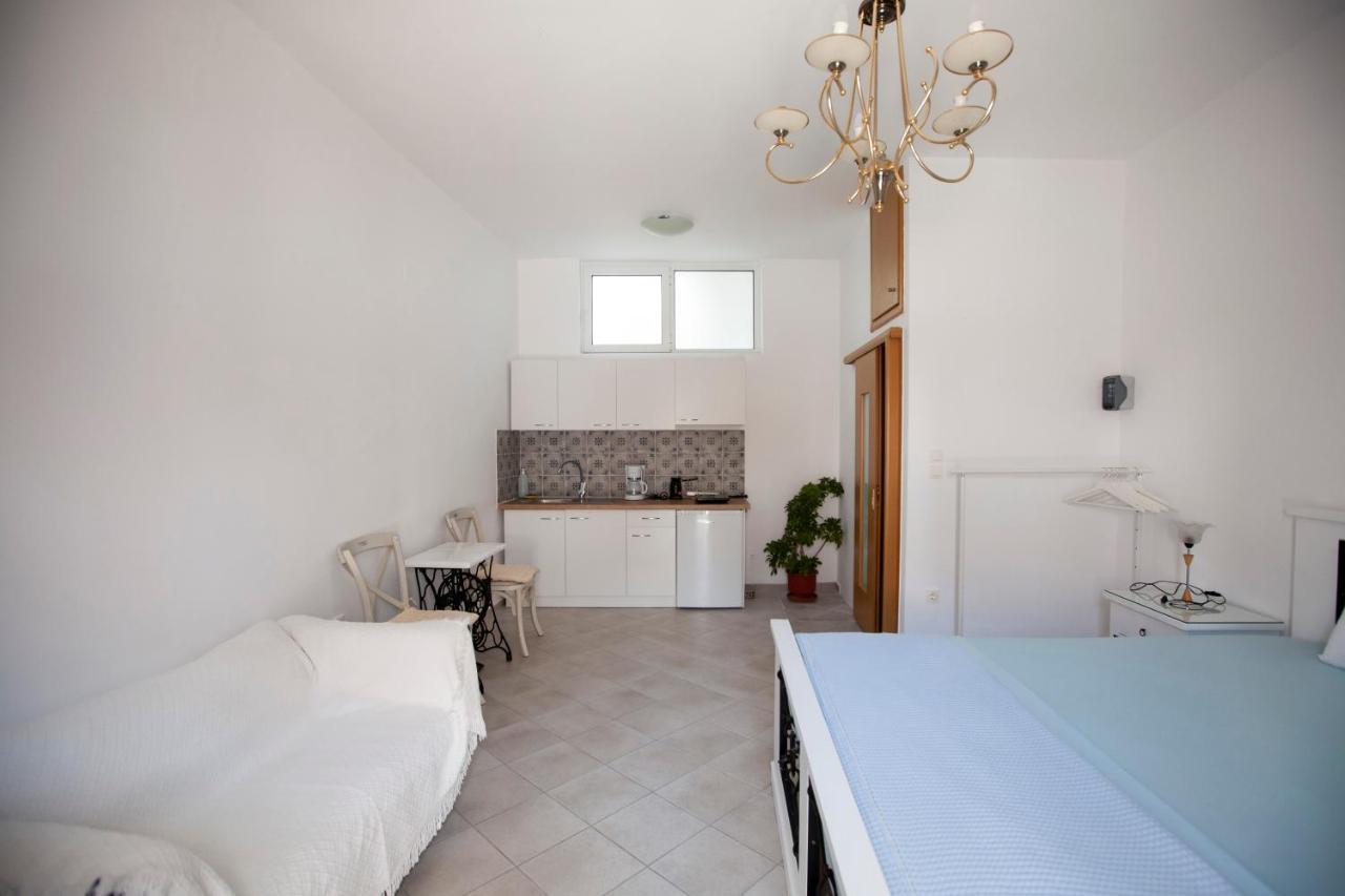 Hara's Apartment Perdika (Aegina)