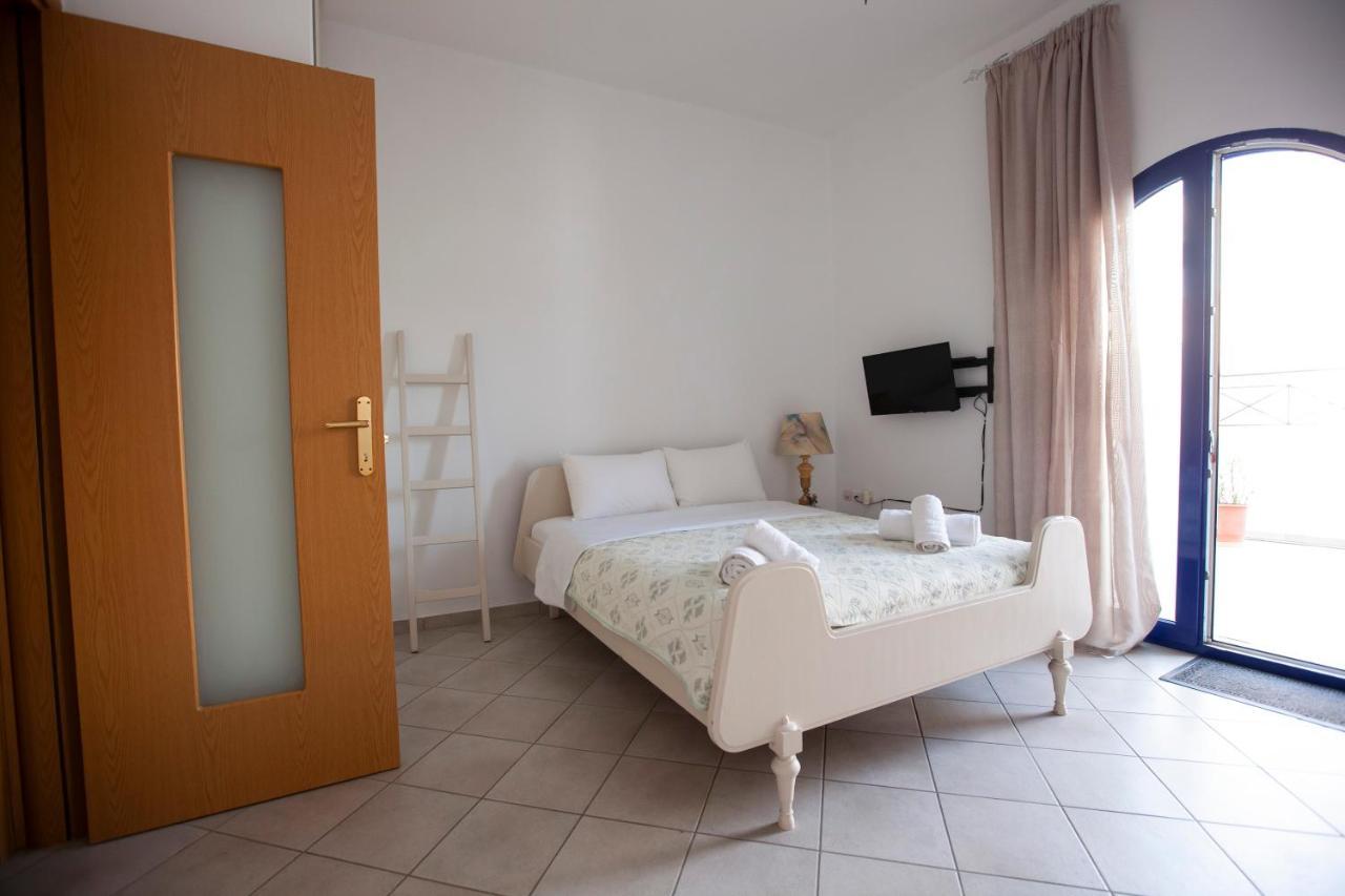 Hara's Apartment Perdika (Aegina)