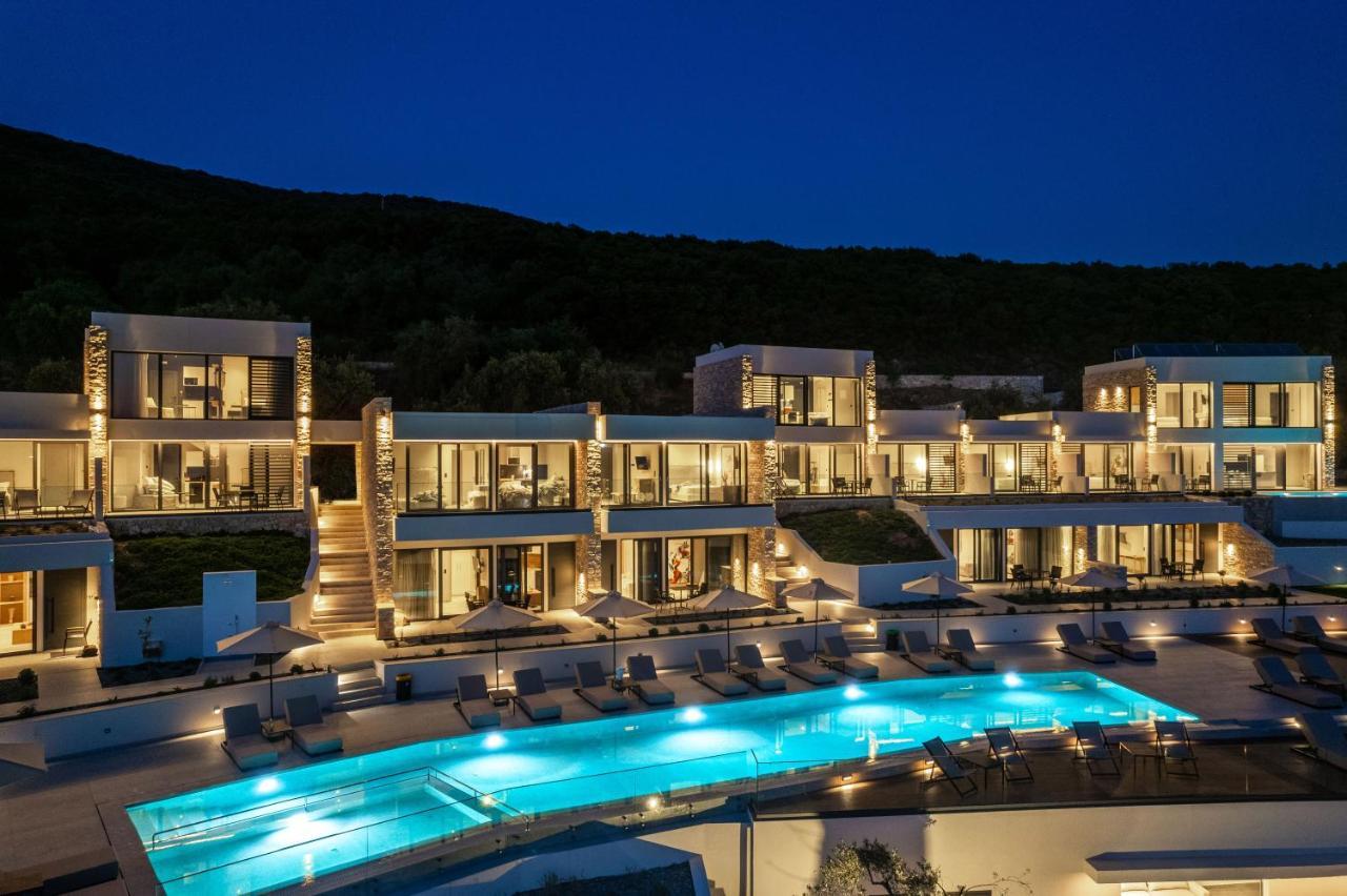 Aparthotel The View Sofas Coastal Retreat *