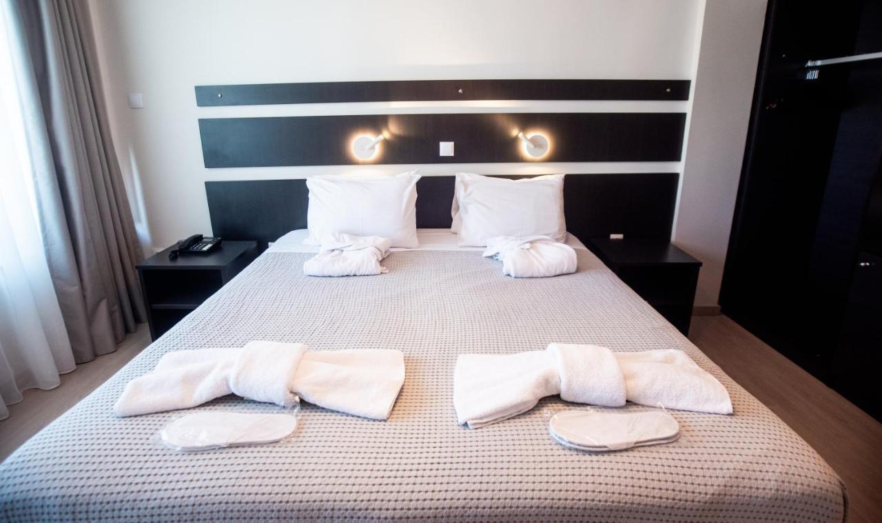 Hotel John's 3*