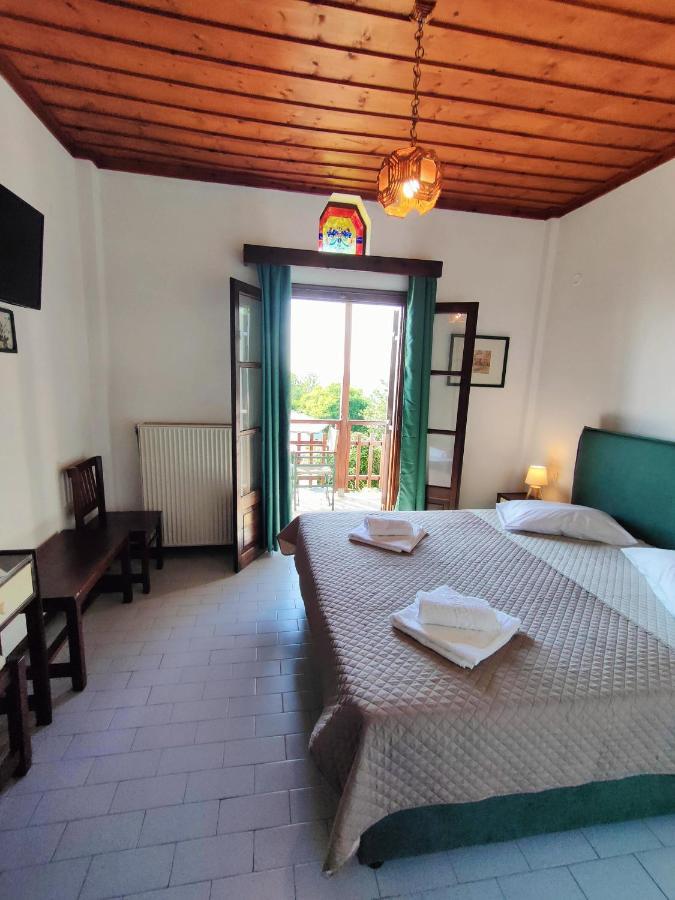 Hotel Vrionis 2*