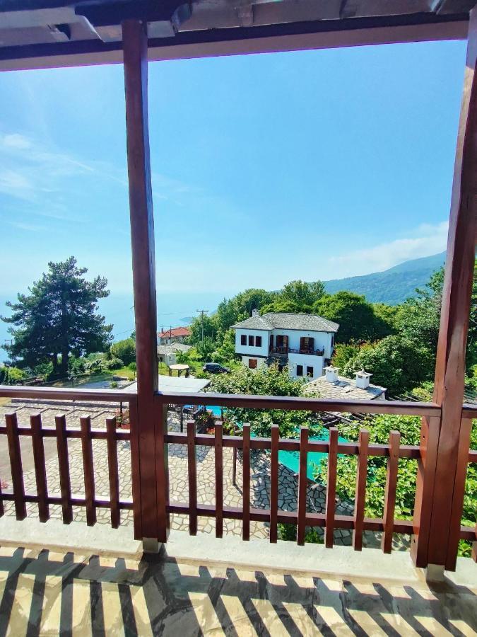 Vrionis Hotel
