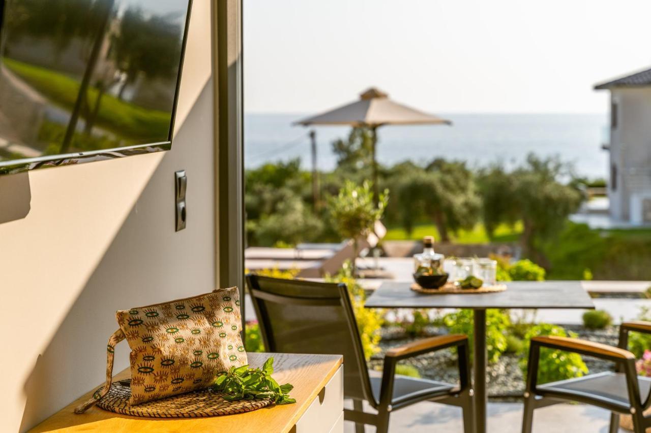 Aparthotel The View Sofas Coastal Retreat *