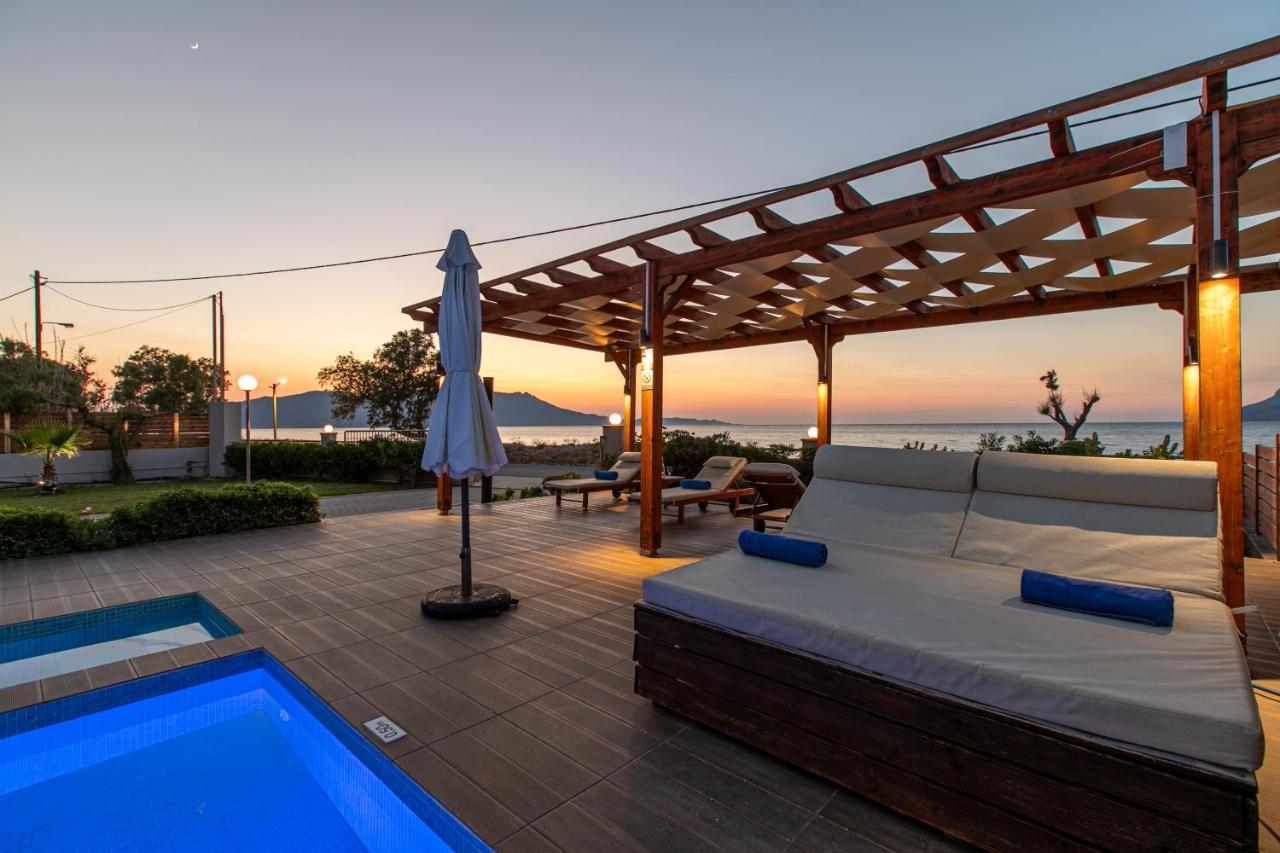 Niovi Seaside Apartment